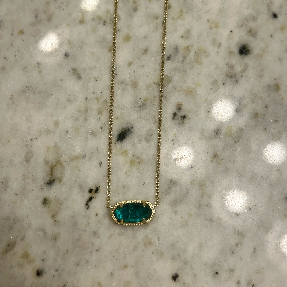 Elegant Emerald Green Kendra Scott Necklace